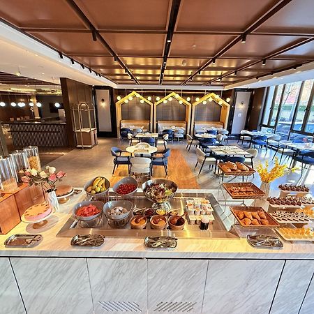 Hilton Garden Inn Beijing Guomao Exterior foto
