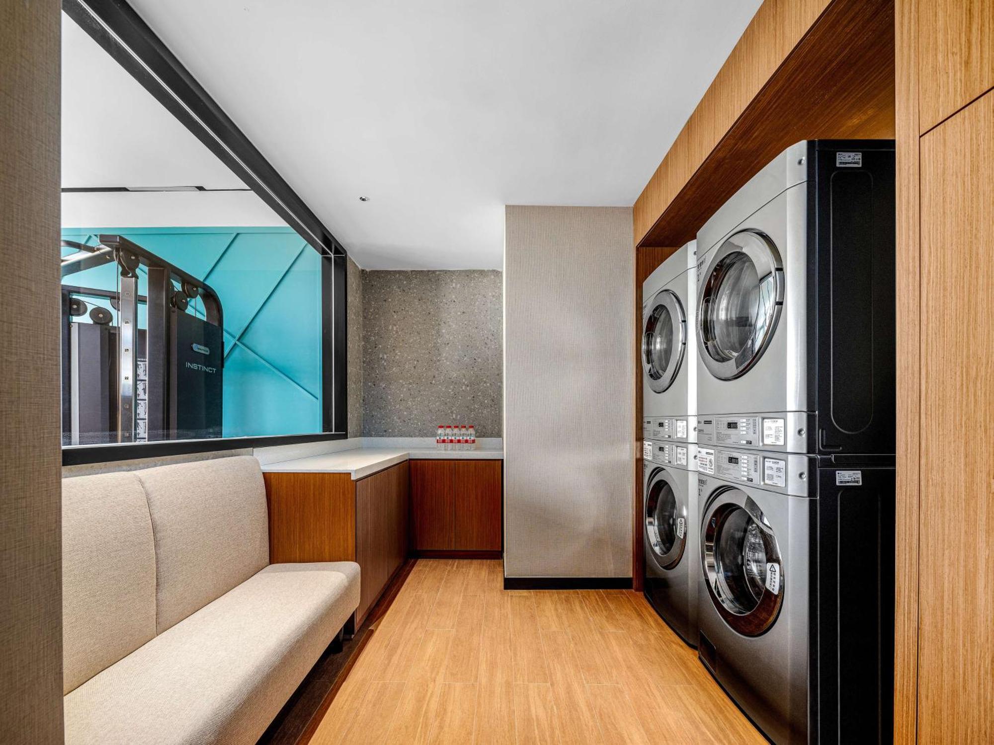 Hilton Garden Inn Beijing Guomao Exterior foto