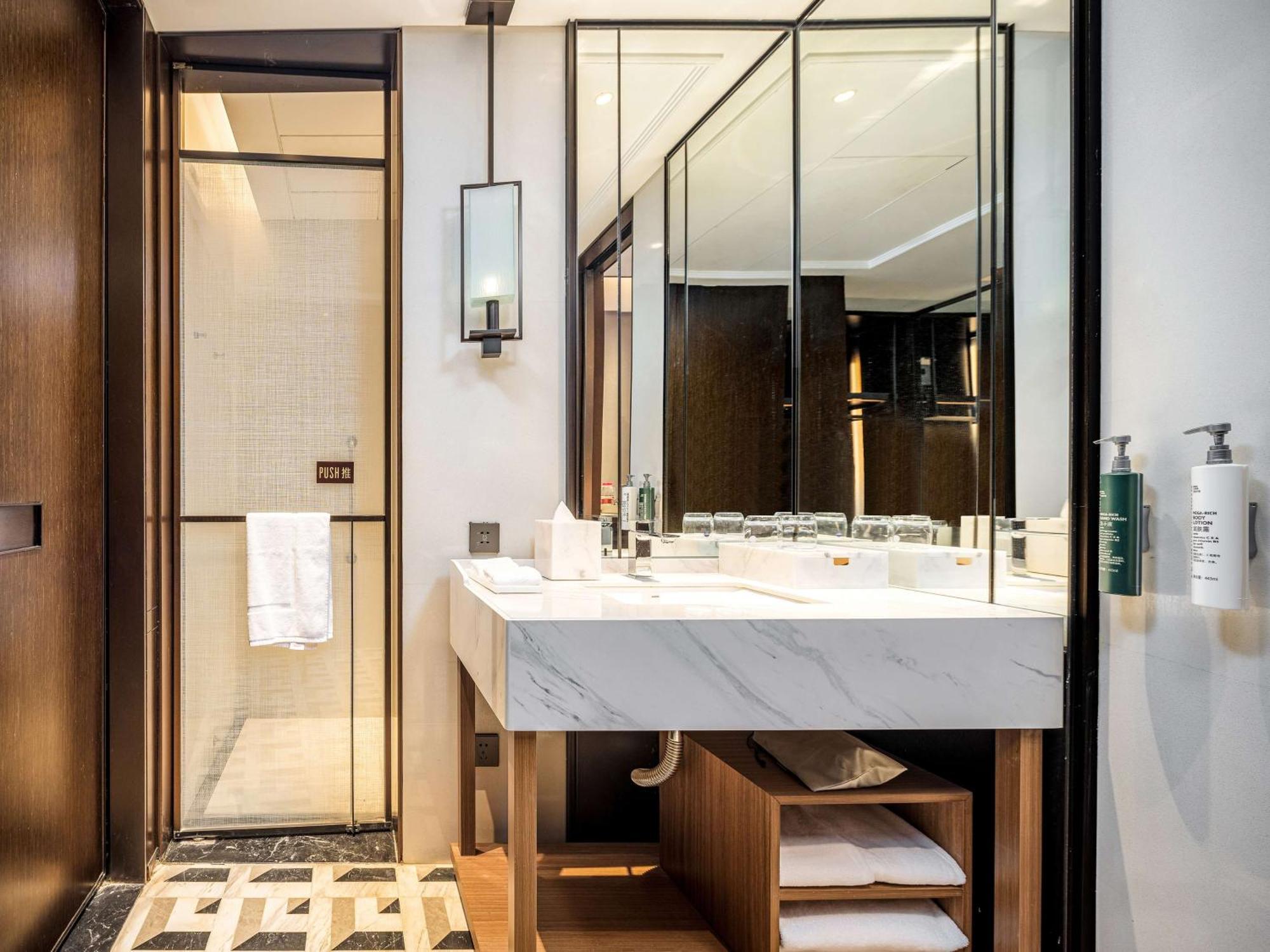Hilton Garden Inn Beijing Guomao Exterior foto