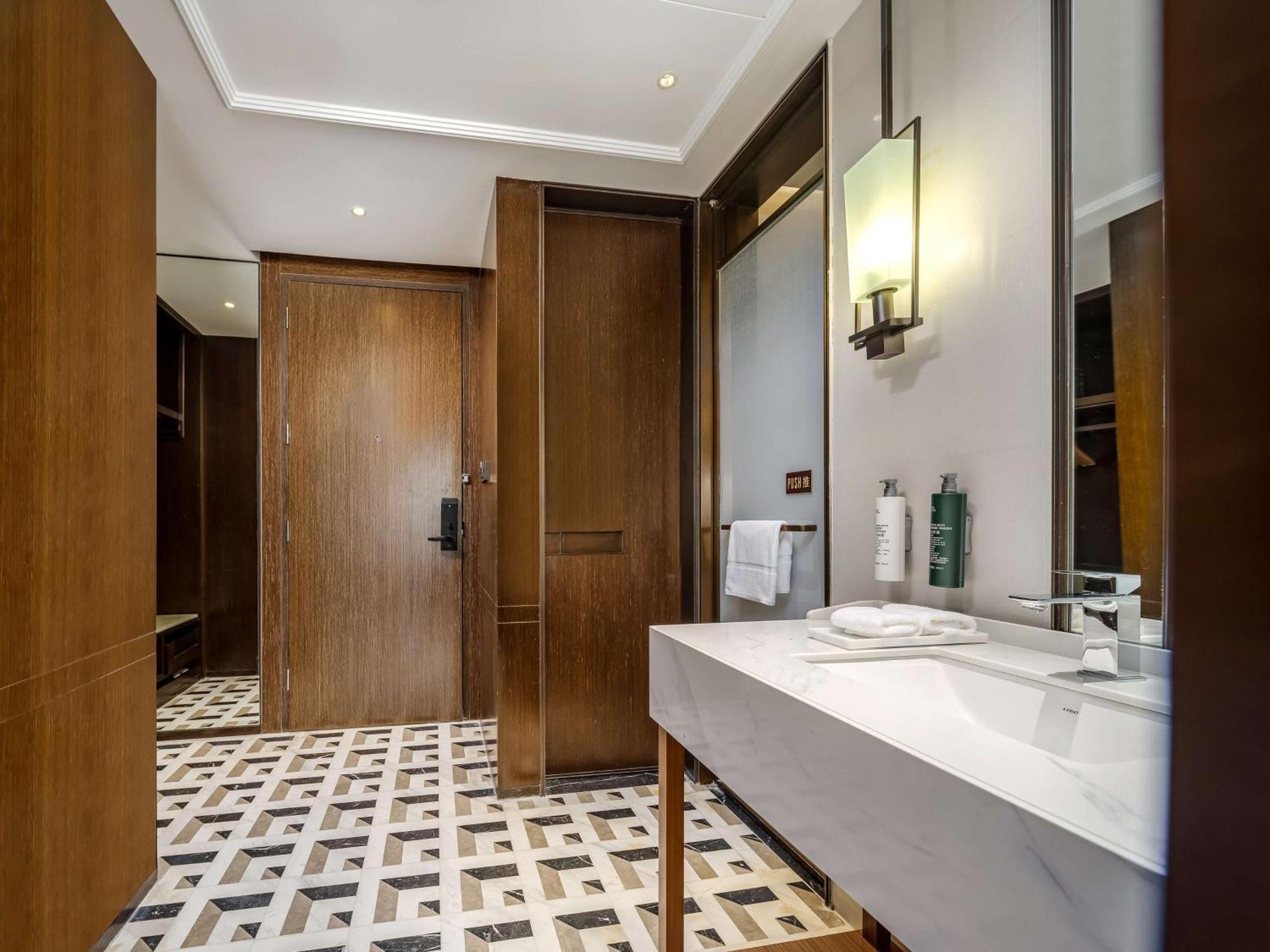 Hilton Garden Inn Beijing Guomao Exterior foto