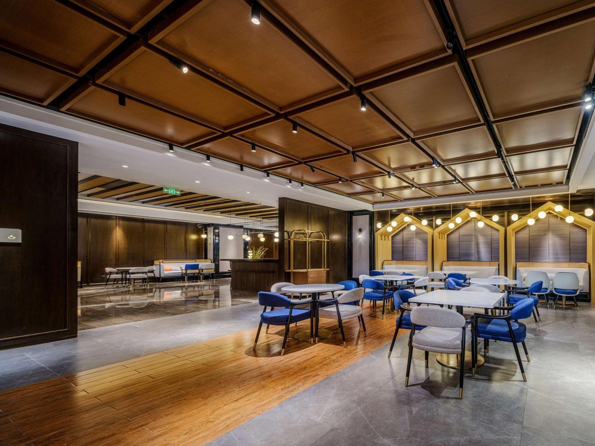 Hilton Garden Inn Beijing Guomao Exterior foto