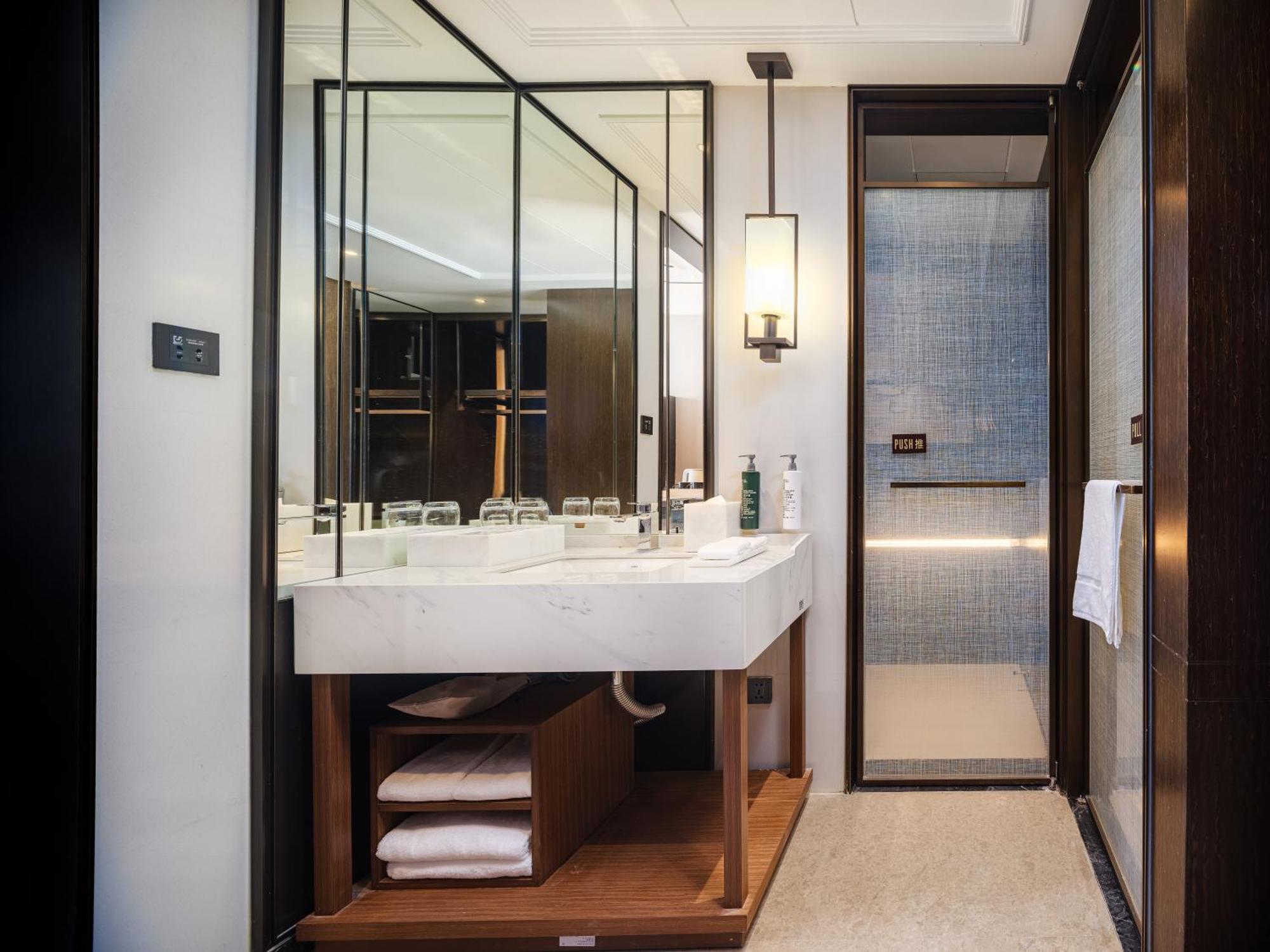 Hilton Garden Inn Beijing Guomao Exterior foto