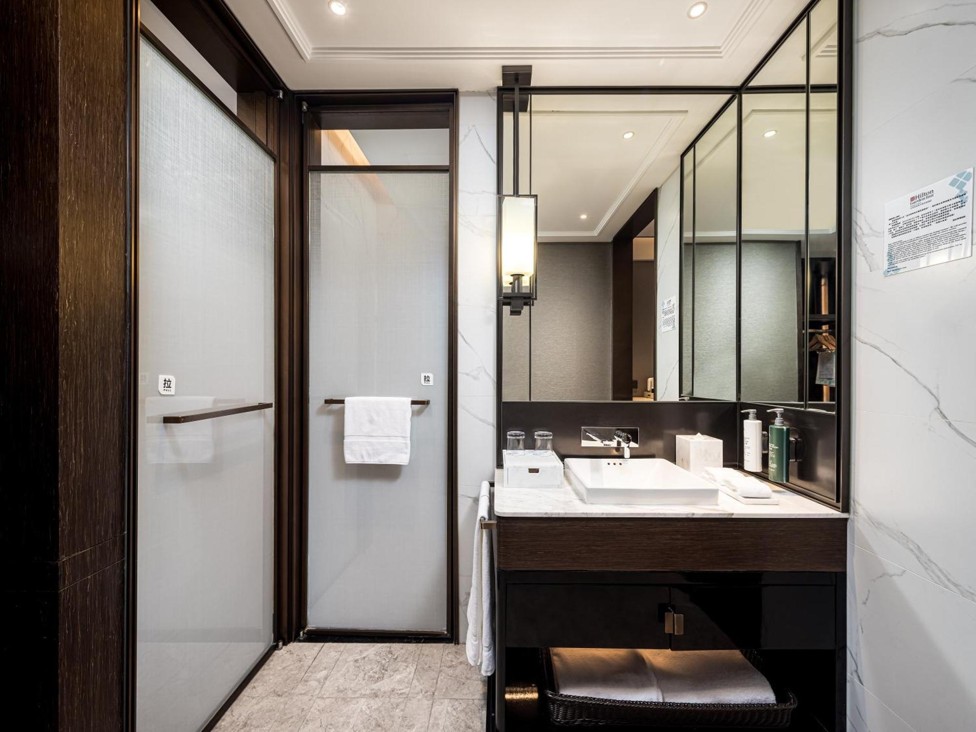 Hilton Garden Inn Beijing Guomao Exterior foto